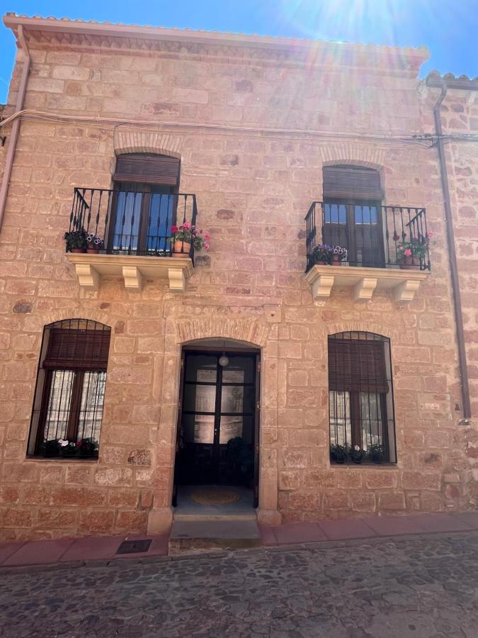 Baños de la Encina Casa Rural Verde Oliva מראה חיצוני תמונה